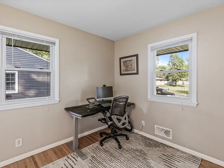 1064 Hackmann Cir NE — Photo 17