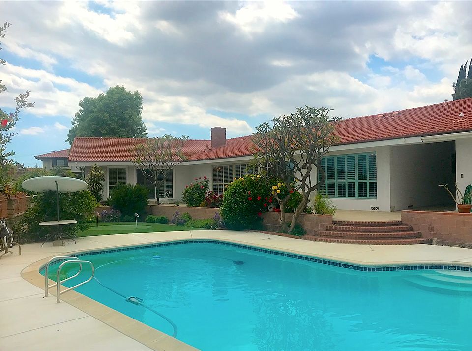 1st image of 924 N Doner Dr