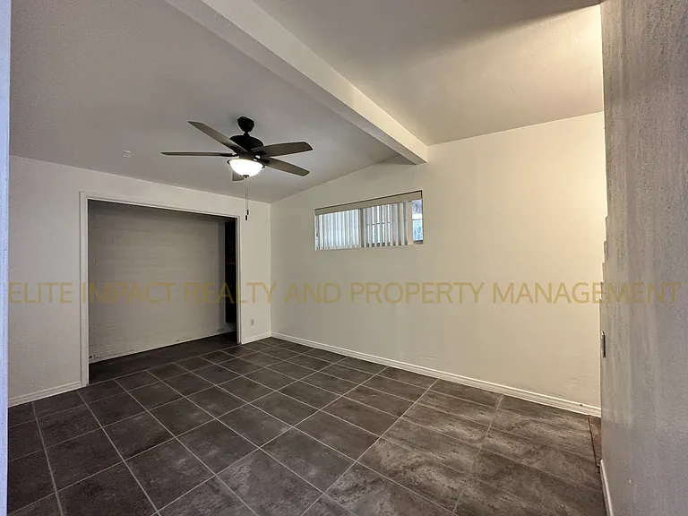 4049 N Ray Pl — Photo 12