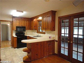 Eat-in Kitchen