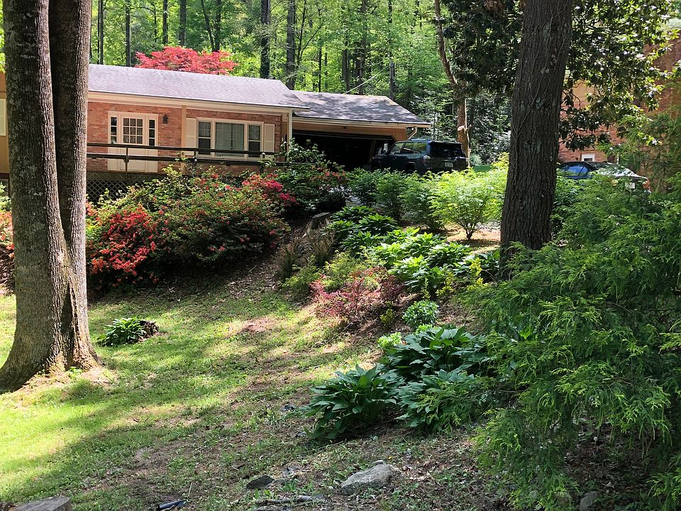 2nd image of 915 Toxaway Dr