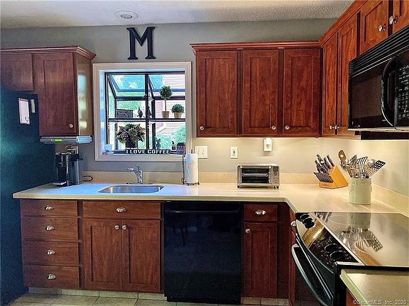5th image of 16 Ashford Dr #16