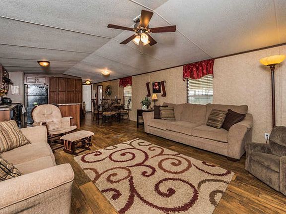 4th image of 2219 Blake Dr