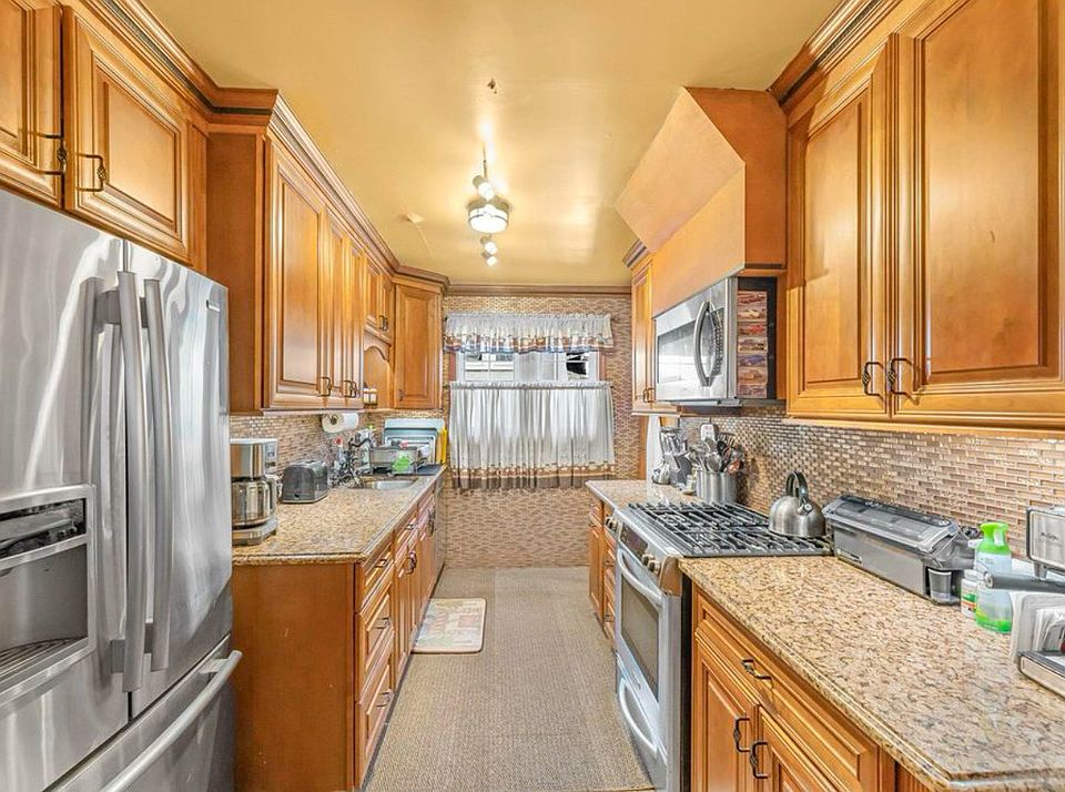 1st image of 97 Greenvale Ave Floor 1