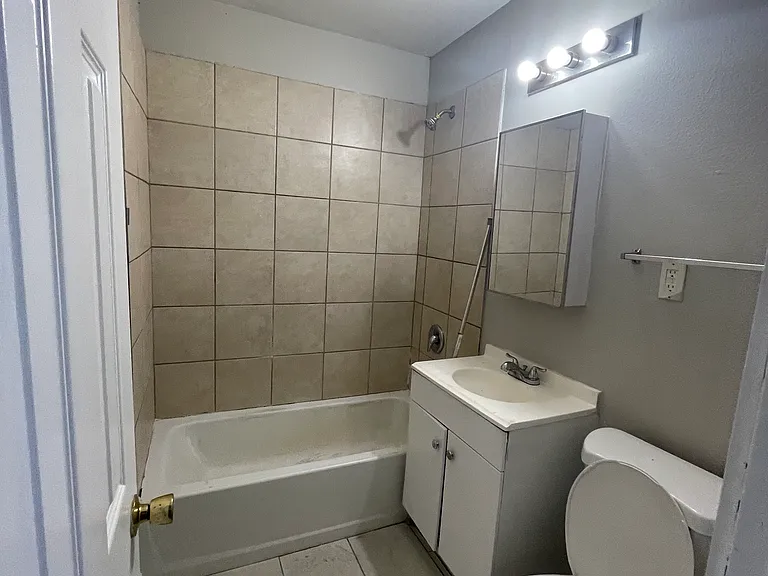 2208 Sunrise Ave #3 — Photo 7