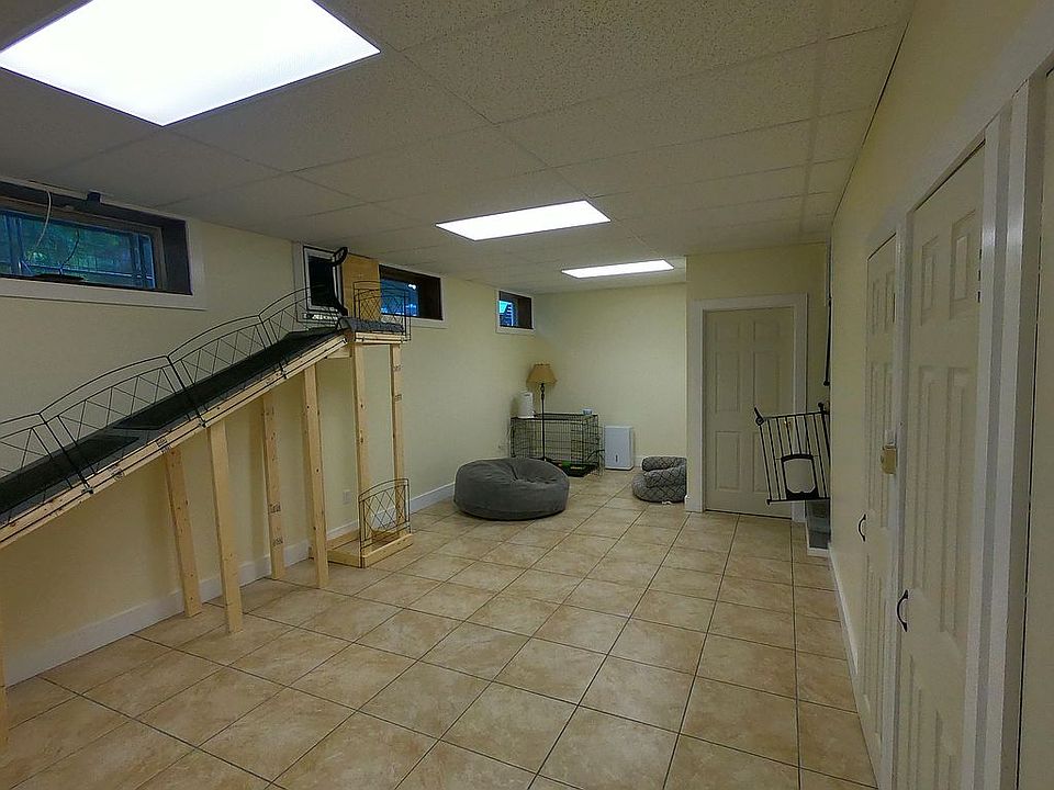 1st image of 60 Parkview Ter