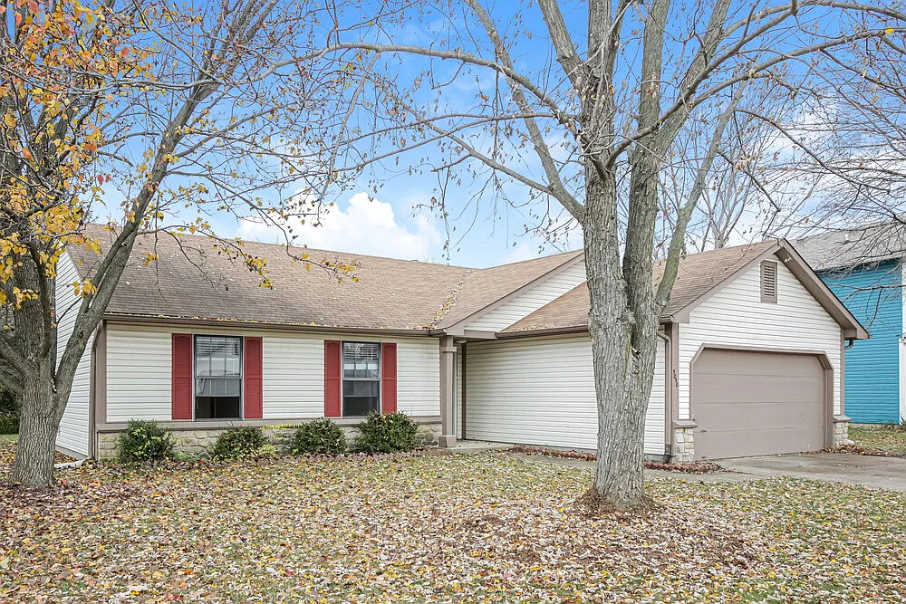 3 bed, 2.0 bath, 1220 sqft, $1,915 — Photo 3