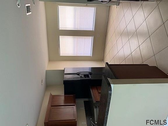4th image of 102 Burbank Dr