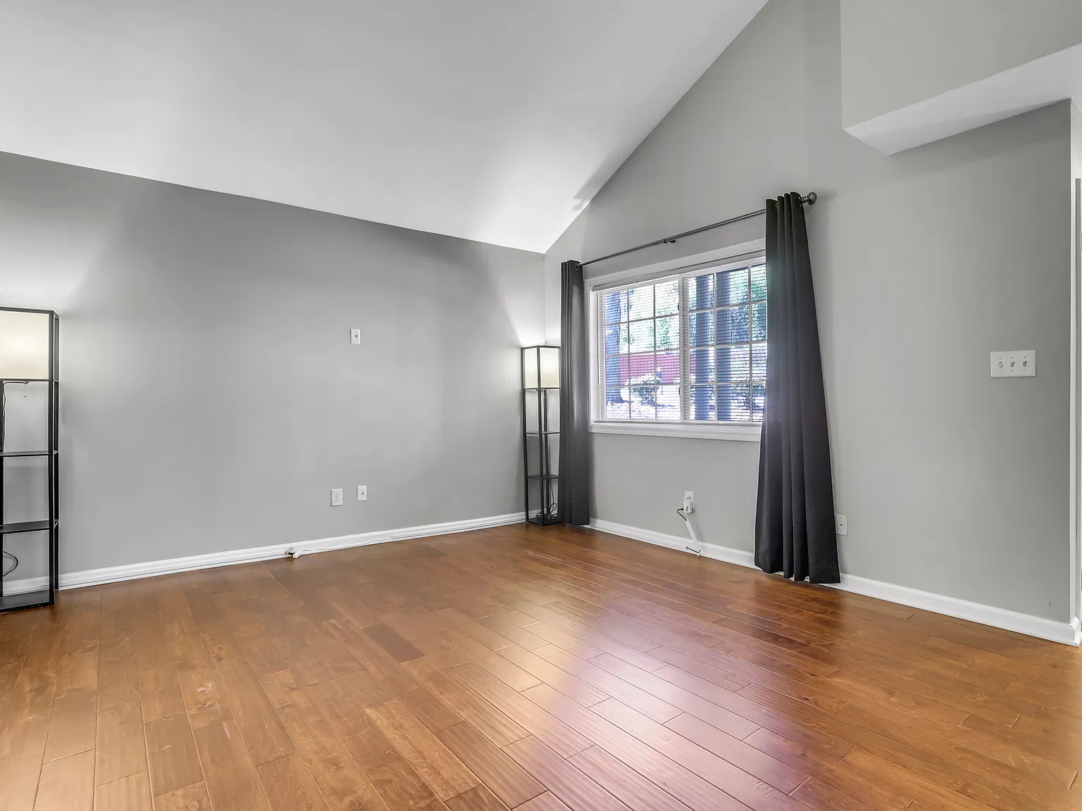 2 bed, 2.5 bath, 1290 sqft, $2,475 — Photo 4
