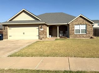 3819 Plantation Dr, Enid, OK 73703