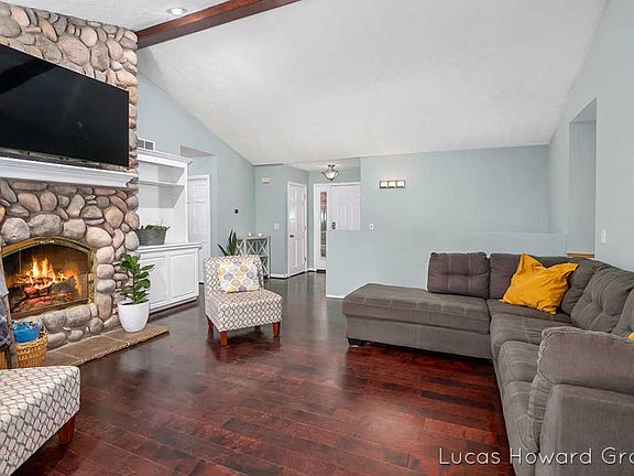 3rd image of 2439 Nolan Ave NW