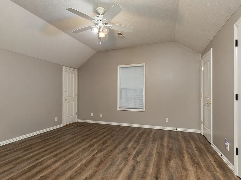 314 W Olive St — Photo 14