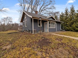 10221 N River Rd, Mequon, WI 53092