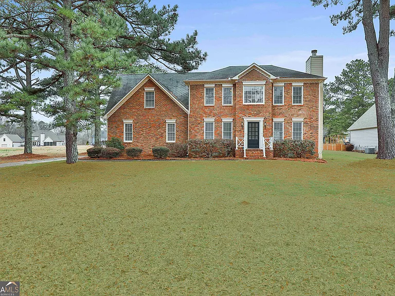 544 Sullivan Rd — Photo 2