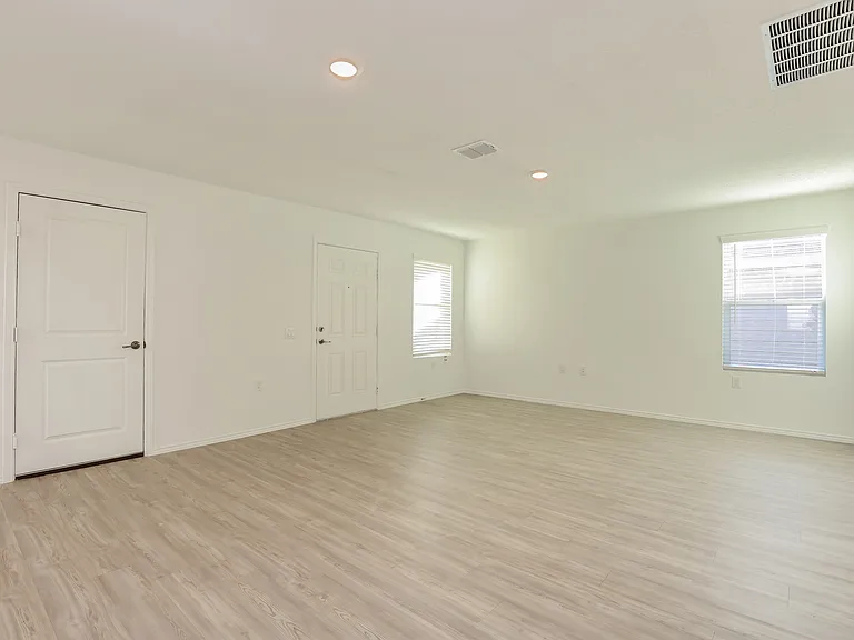 4522 Emma Way — Photo 4
