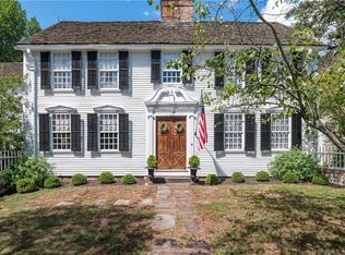 37 Mountain Spring Rd, Farmington, CT 06032