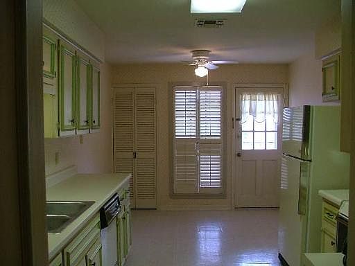 3rd image of 7926 BROADWAY #608F