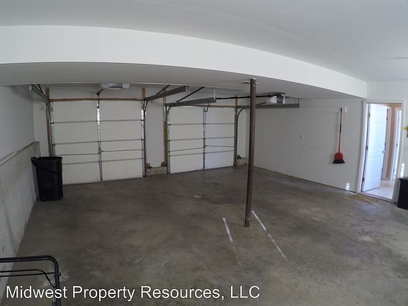 3rd image of 3007 SW Shadow Brook Dr