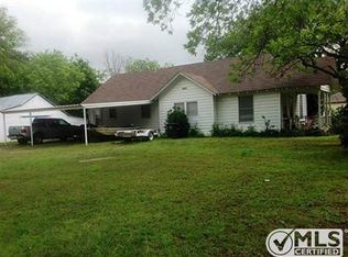 412 W Lone Star Ave, Cleburne, TX 76033