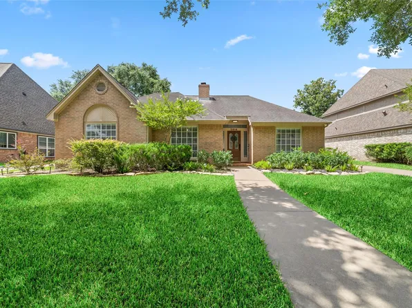 3914 Felicia Dr, Sugar Land, TX 77479