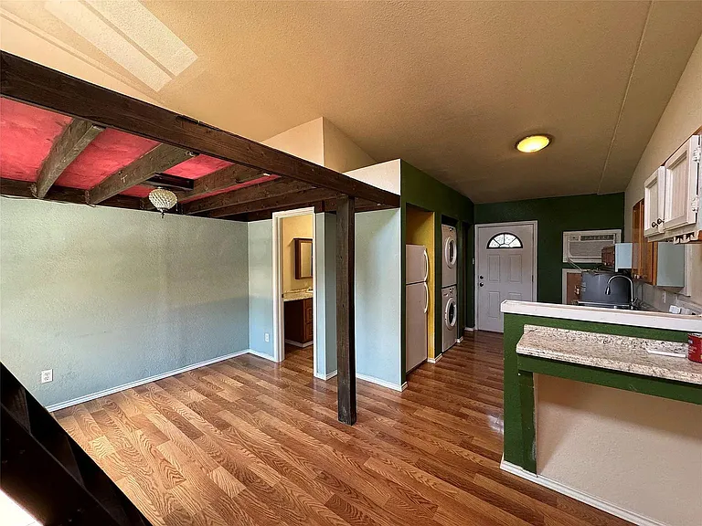 1108 W McCarty Ln #C — Photo 9