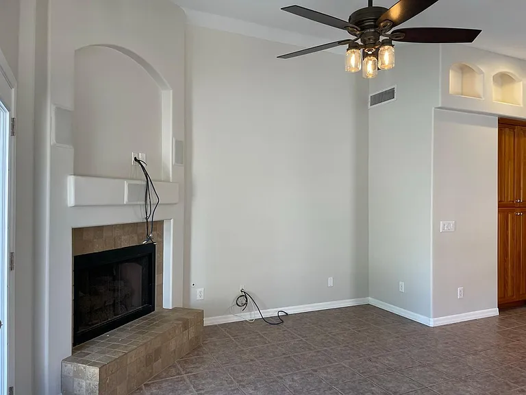 21611 N 48th Pl — Photo 10