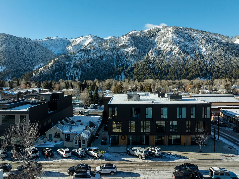 100 4th St W #303