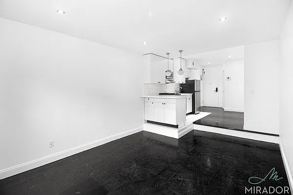 Rented by Mirador Real Estate | media 2