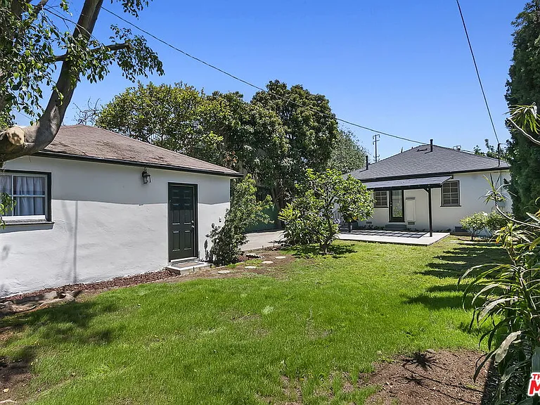 2519 S Bentley Ave — Photo 29