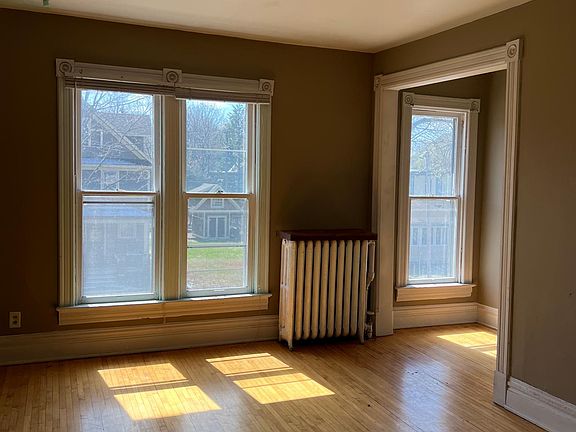 4th image of 647 Hague Ave #2