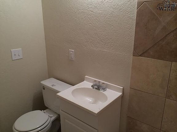 4th image of 1049 E Wenonah Blvd