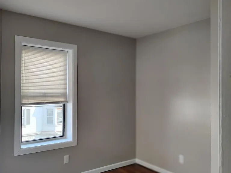 1071 Pembroke St — Photo 15