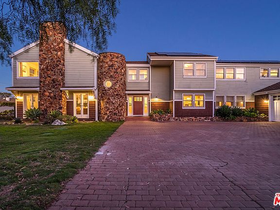 2nd image of 6900 Dume Dr