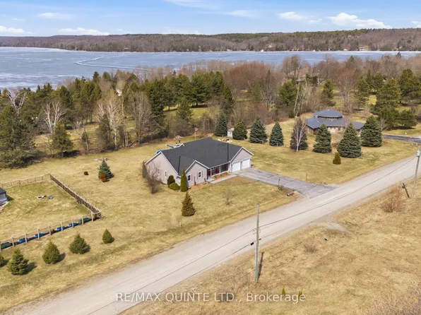 19 Saint Andrews Dr, Rideau Lakes, ON K0G 1X0