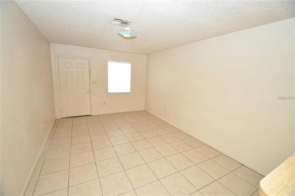 1 bed, 1.0 bath, 580 sqft, $1,050 — Photo 3