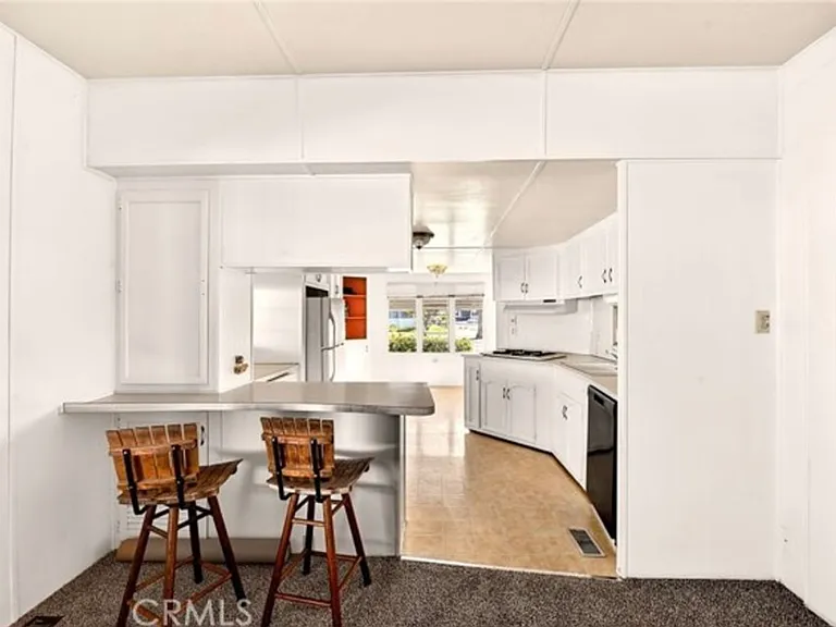 893 S Palm Ave — Photo 5