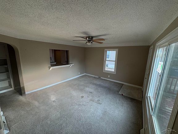 4th image of 813 Fitzhugh St