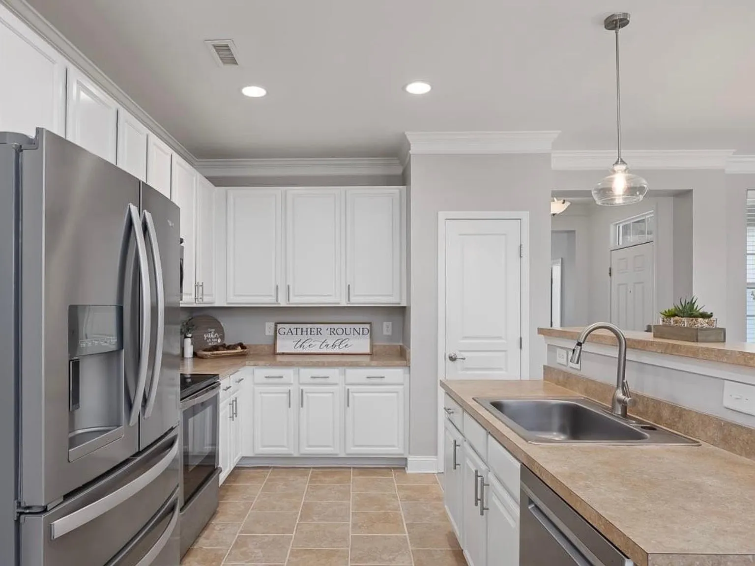 320 Longchamp Ln — Photo 2