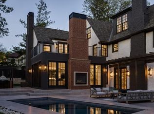 5930 Oakwood Rd, Mission Hills, KS 66208