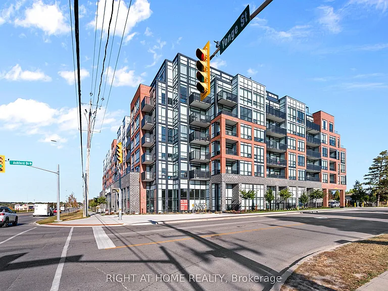 681 Yonge St #630 — Photo 17