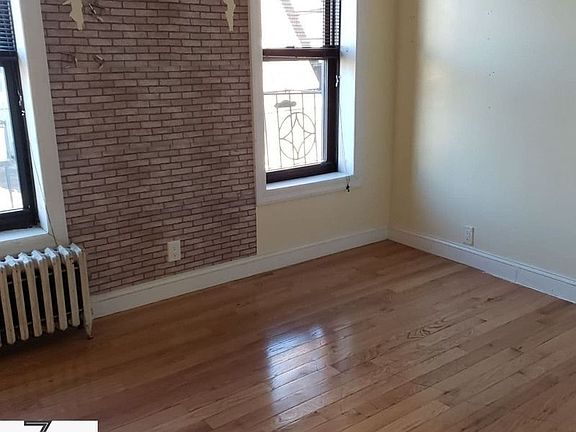 4th image of 780 E 2nd St #2G