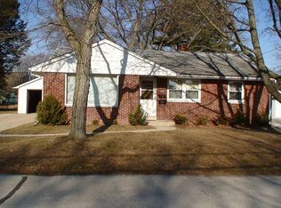 3715 S Sunset Dr, Milwaukee, WI 53220