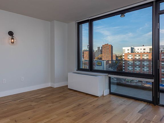 4th image of 670 Pacific St APT 403
