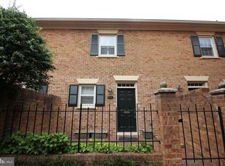 945 N Pitt St, Alexandria, VA 22314