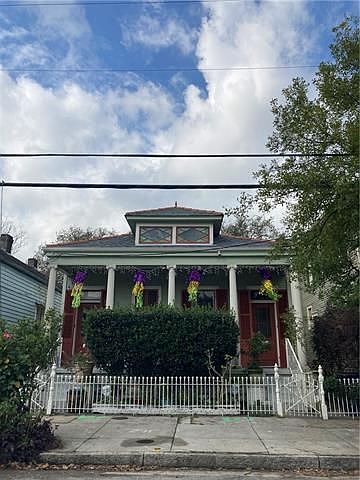 1st image of 820 Mandeville St