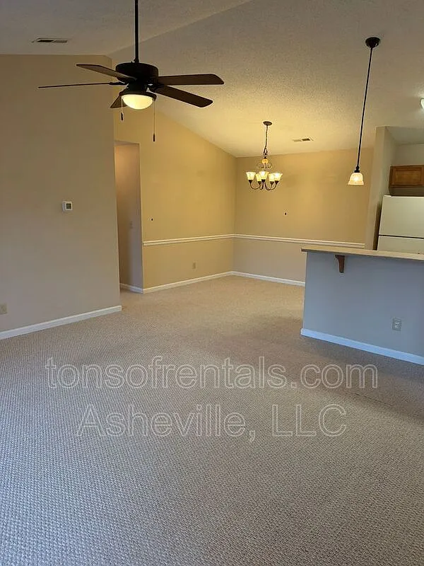 2 bed, 2.0 bath, 1064 sqft, $1,600 — Photo 4