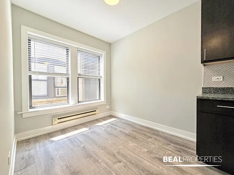 701-715 West Brompton — Photo 7