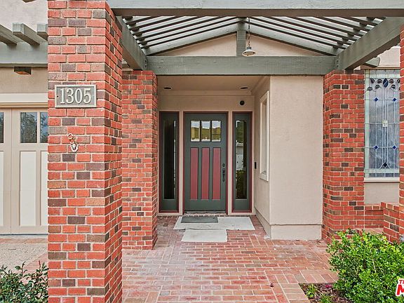 2nd image of 1305 Duende Ln