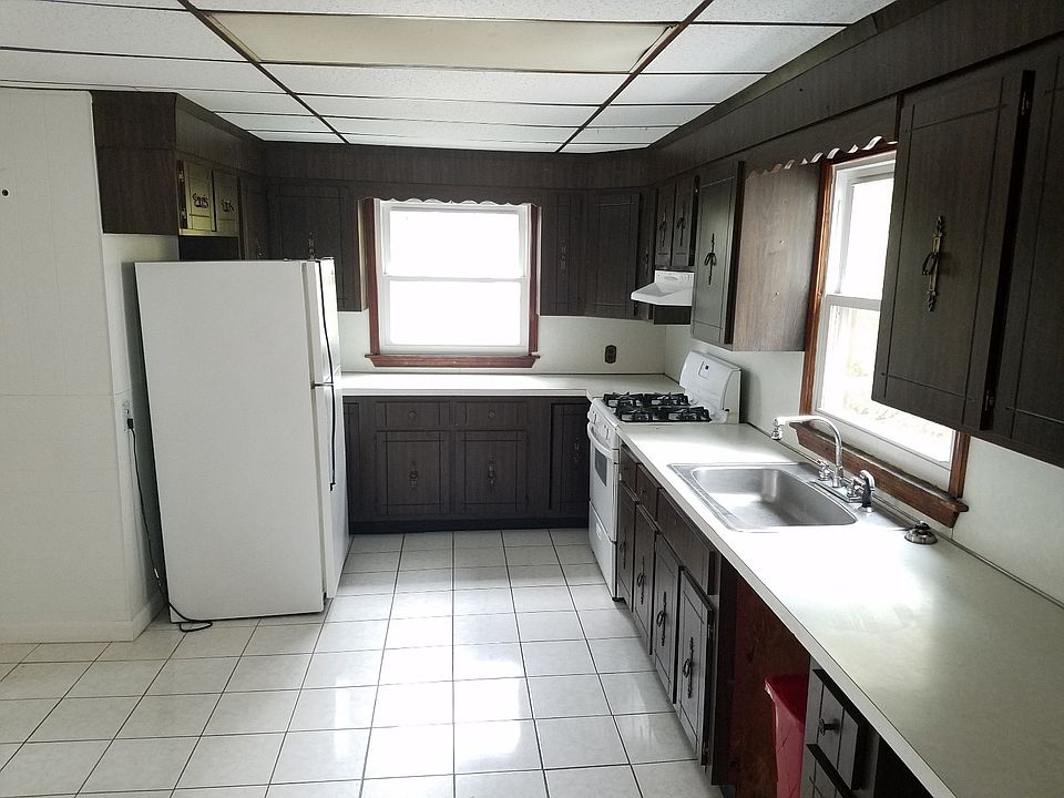 2nd image of 115 Porter St #2B