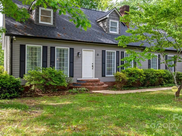 133 Solar Dr, Hudson, NC 28638